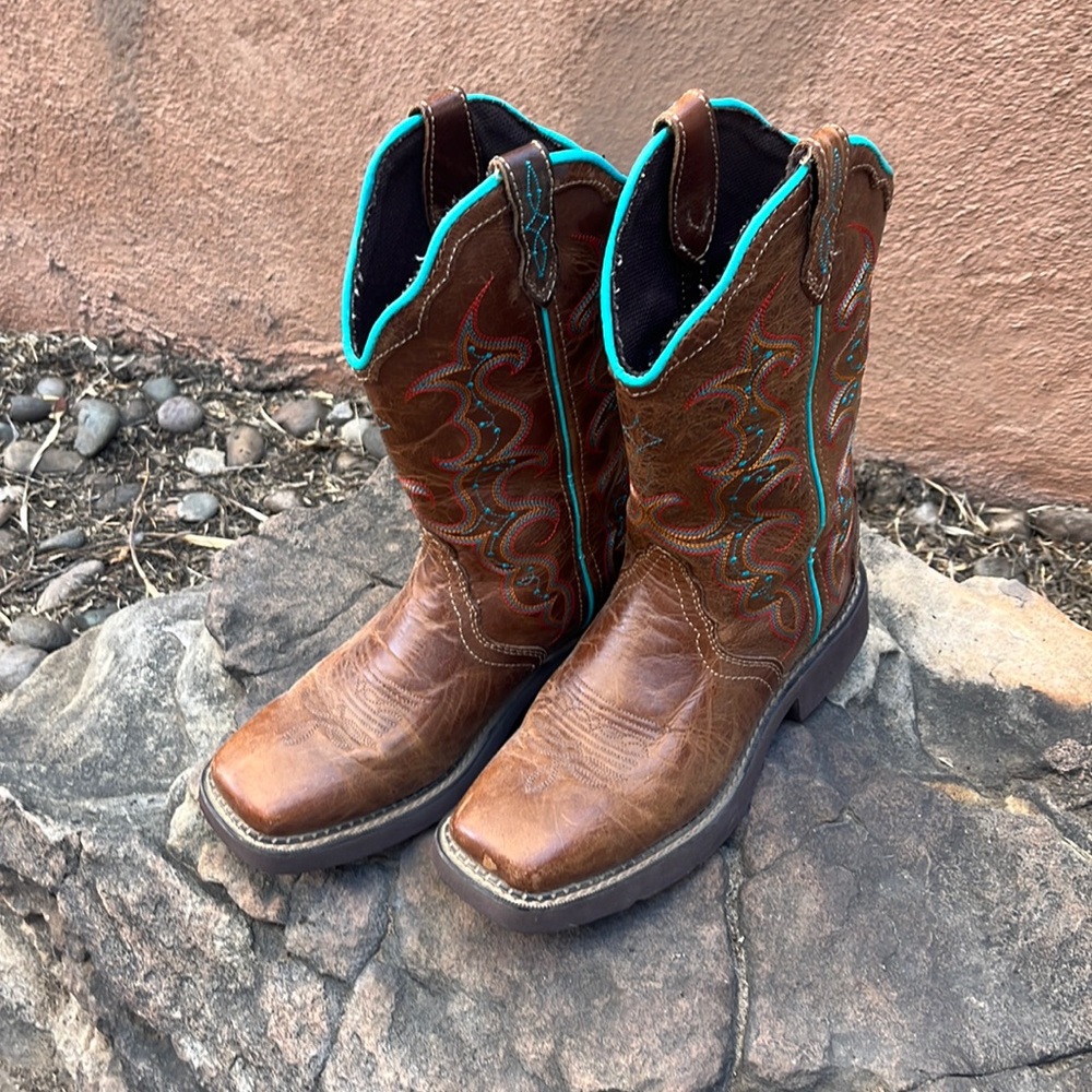 Justin gypsy boots!